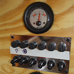 Power: 12V Gauges